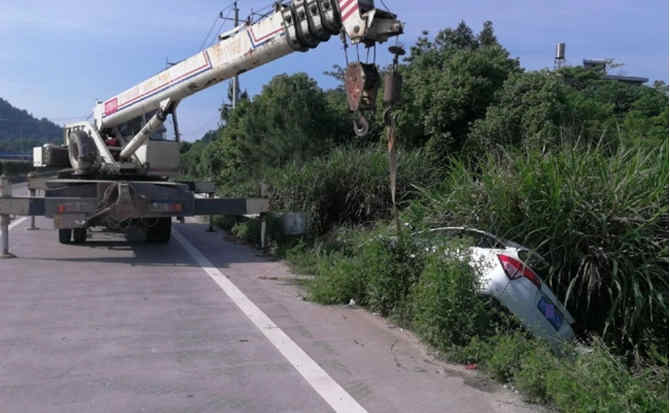 淇滨区重载吊车救援 淇滨区重载吊车救援